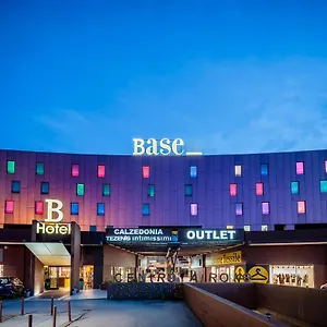 Hotel Base